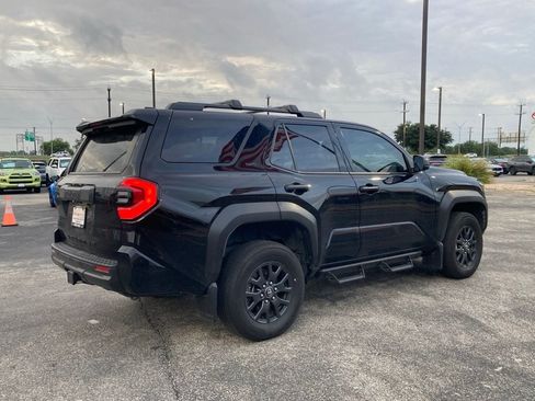 Used 2025 Toyota 4Runner SR5 AWD/4WD image 4