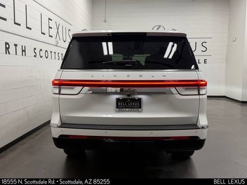 Used 2023 Lincoln Navigator Reserve AWD/4WD image 5
