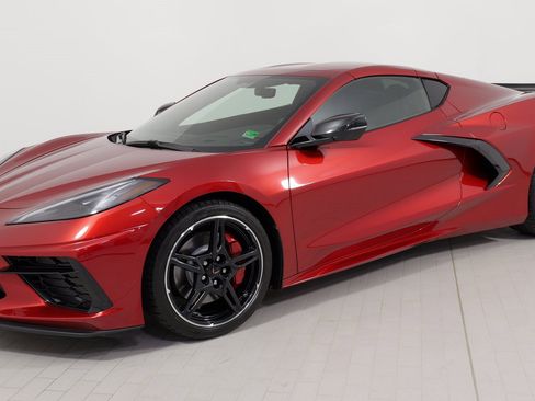 Used 2021 Chevrolet Corvette Stingray w/ Z51 Performance Package image 4