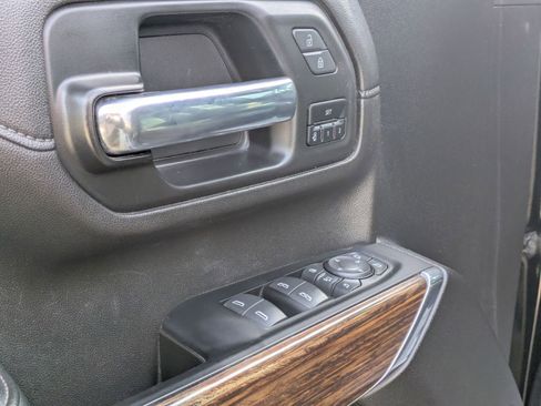 Used 2023 Chevrolet Silverado 2500 High Country w/ Z71 Off-Road Package image 12