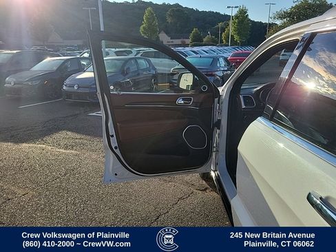 Used 2019 Jeep Grand Cherokee Summit AWD/4WD image 38