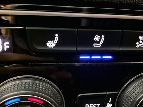 Used 2019 Volkswagen Atlas SEL Premium image 35