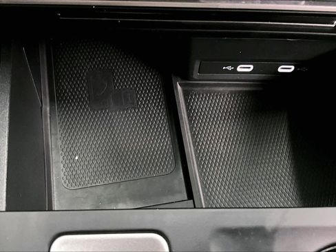 Used 2024 Volkswagen Atlas SE image 35