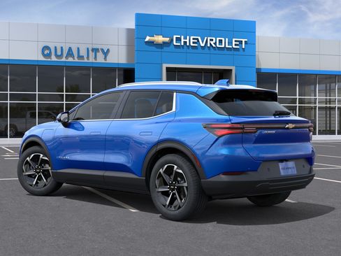New 2026 Chevrolet Equinox EV LT FWD image 3