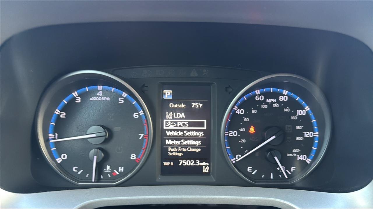 Used 2018 Toyota RAV4 LE w/ All Weather Liner Package AWD/4WD image 24