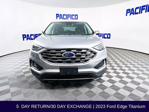 Used 2023 Ford Edge Titanium image 3