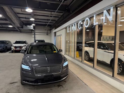 Used 2023 Lincoln Nautilus Reserve w/ Equipment Group 201A image 2