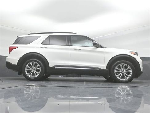 Certified 2021 Ford Explorer XLT w/ Equipment Group 202A image 45