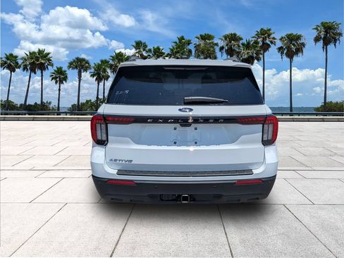 New 2026 Ford Explorer Active RWD image 6