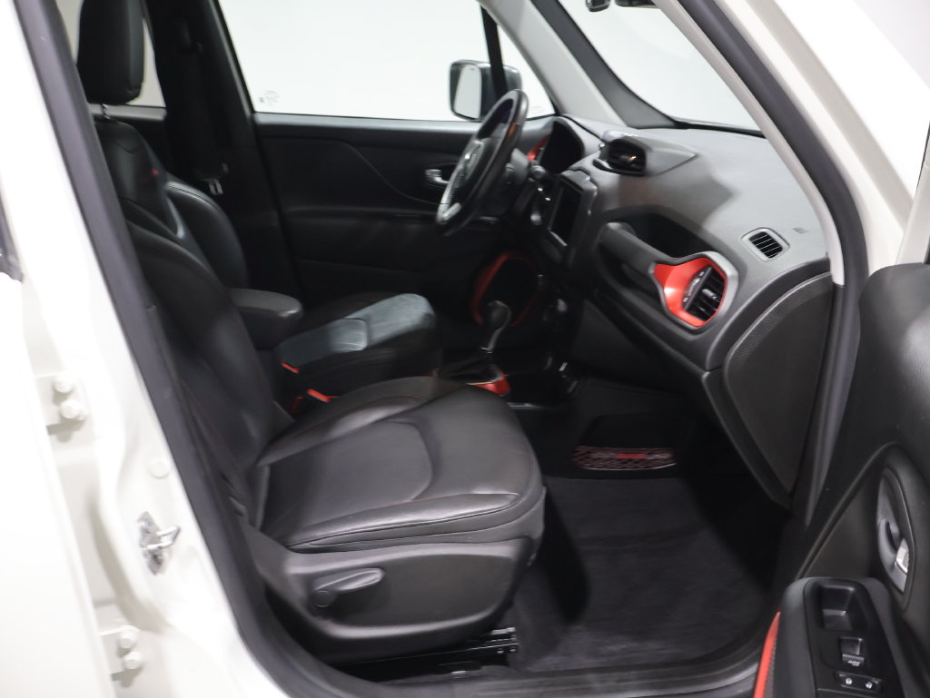 Used 2019 Jeep Renegade Trailhawk AWD/4WD image 22