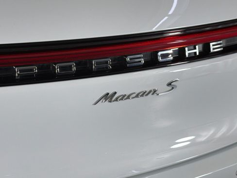 Used 2023 Porsche Macan S AWD/4WD image 30
