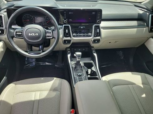 Used 2022 Kia Sorento S w/ Panoramic Sunroof Package image 18