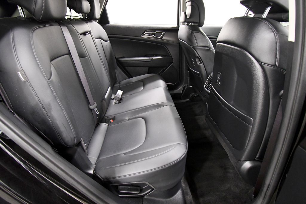 Certified 2024 Kia Sportage EX AWD/4WD image 17