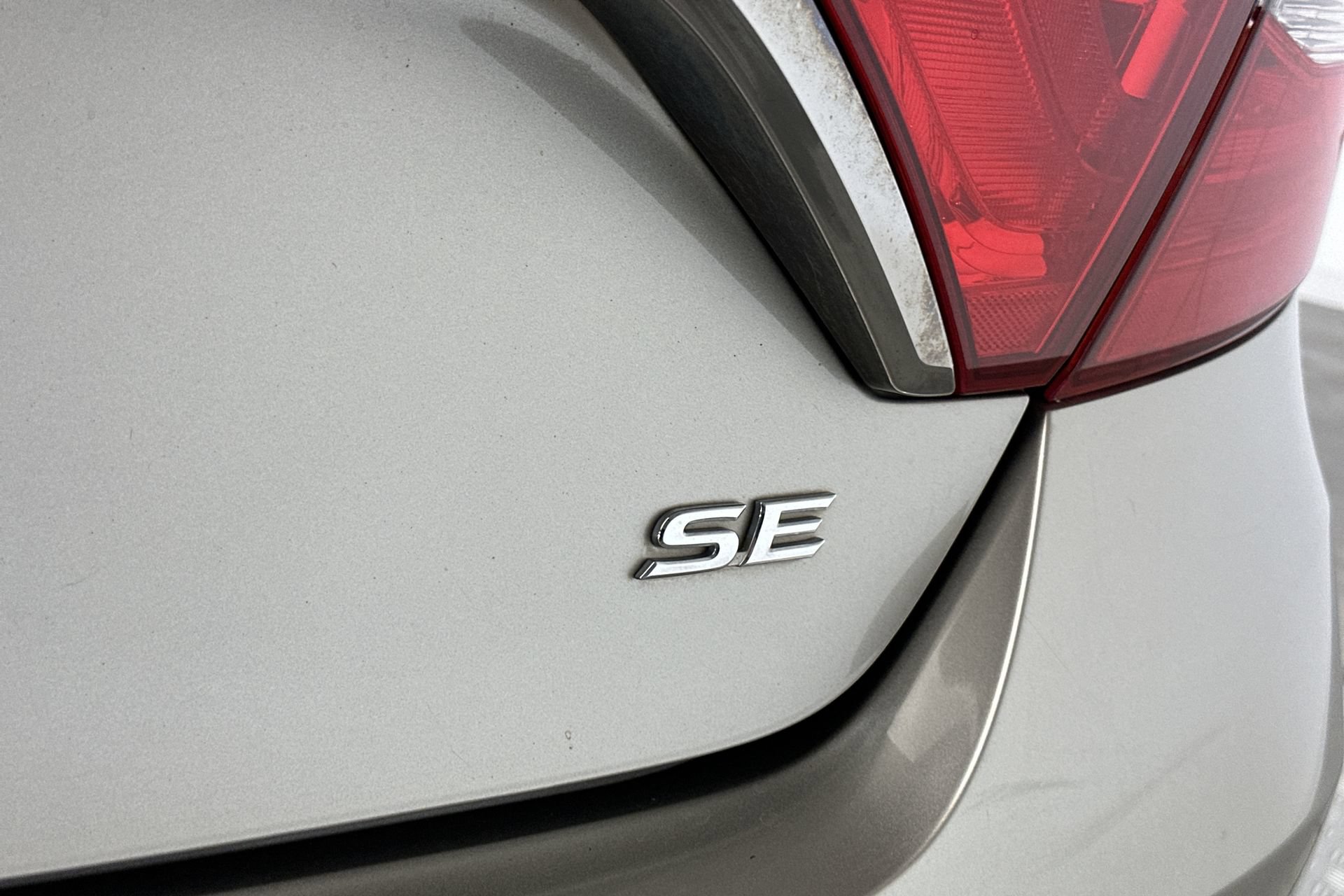 Used 2016 Toyota Camry SE FWD image 24