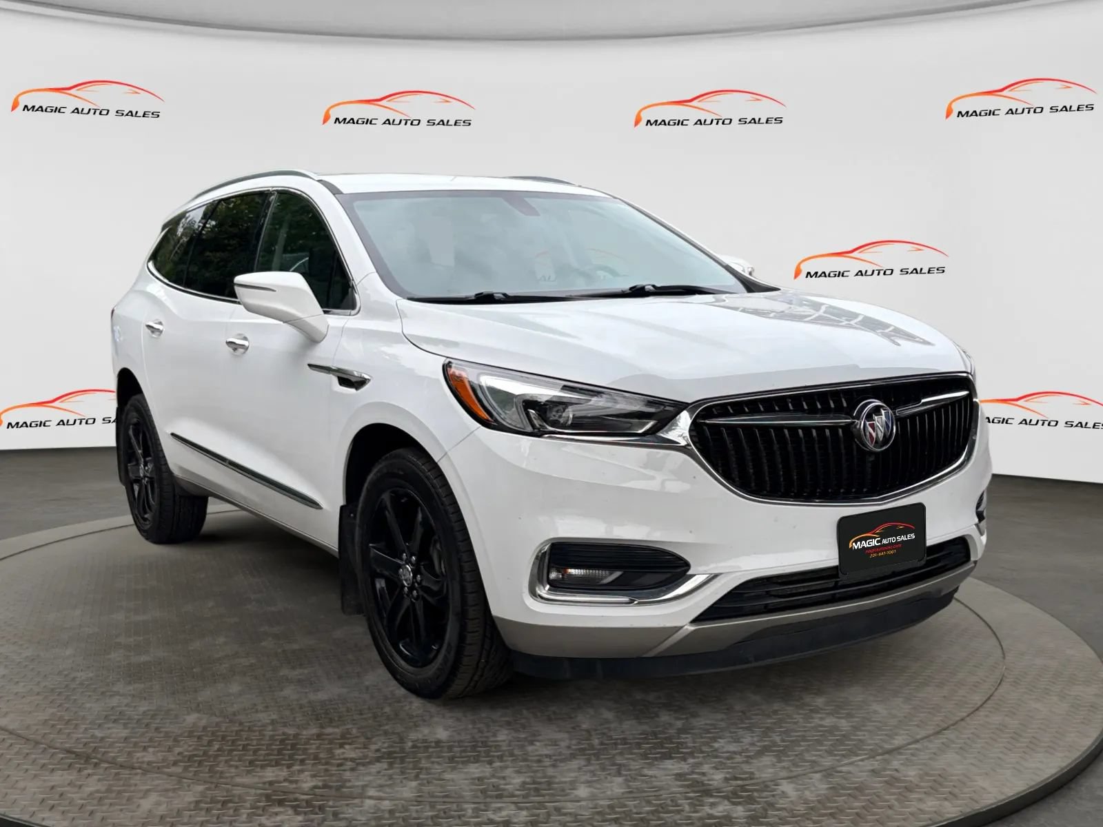 Used 2020 Buick Enclave Essence w/ Sound and Sites Package AWD/4WD image 5