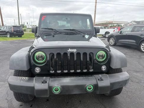 Used 2015 Jeep Wrangler Unlimited Sport w/ Quick Order Package 24S AWD/4WD image 2
