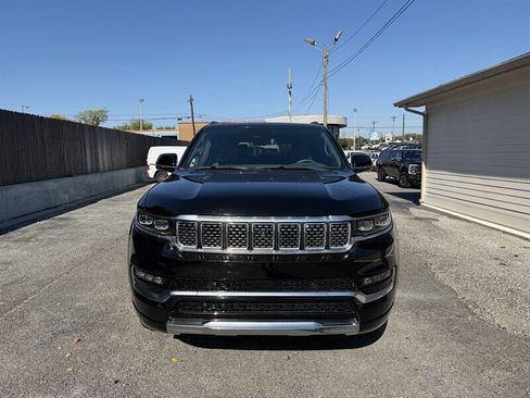 Used 2022 Jeep Grand Wagoneer Series II image 3