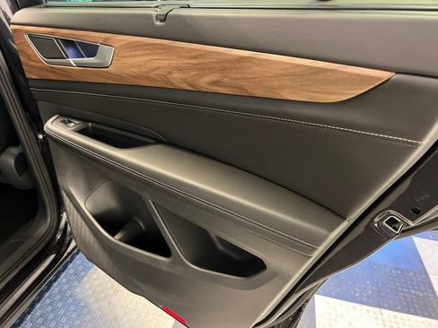 Certified 2024 Volkswagen Atlas SE FWD image 14