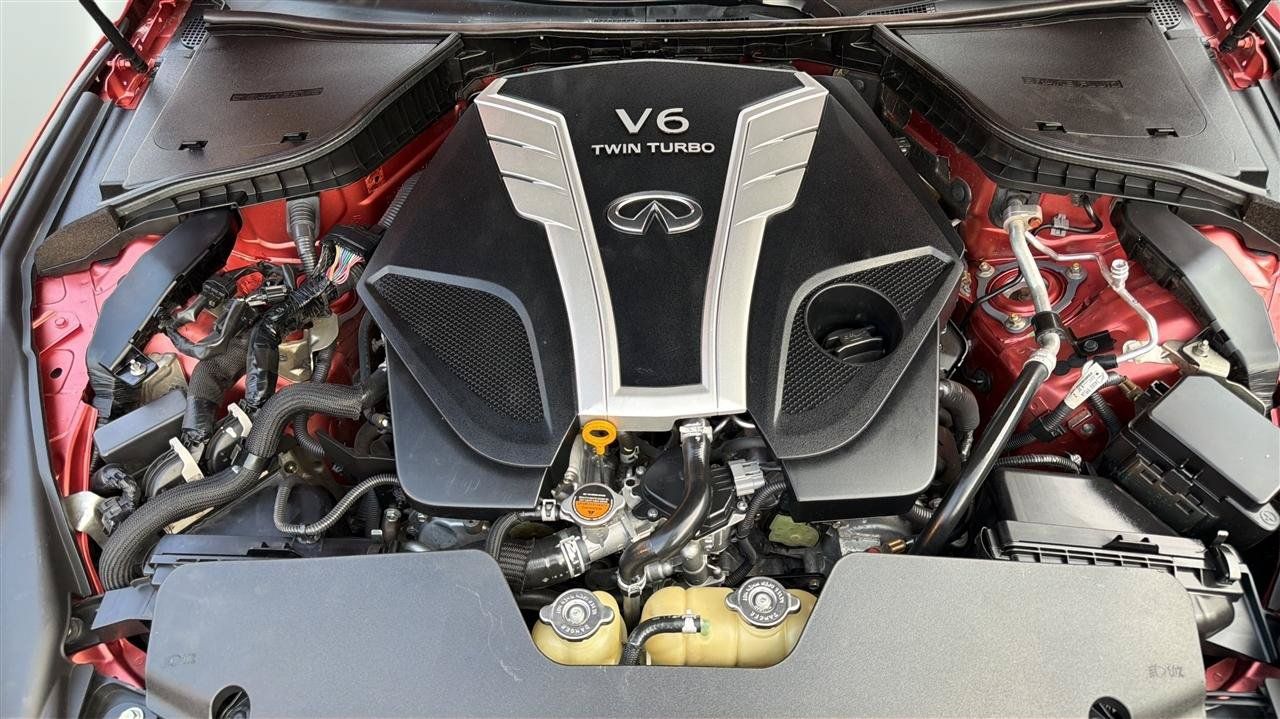 Used 2017 INFINITI Q60 Red Sport 400 RWD image 32