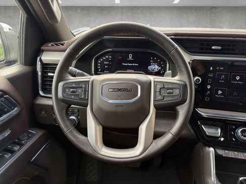 Used 2025 GMC Sierra 1500 Denali w/ Denali Reserve Package AWD/4WD image 21