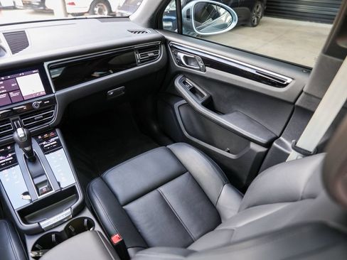 Certified 2023 Porsche Macan AWD/4WD image 35