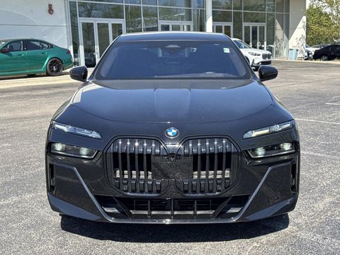 Certified 2023 BMW 760i xDrive w/ Executive Package AWD/4WD image 2