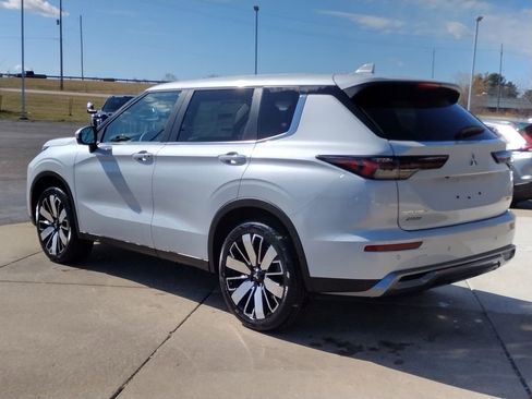 New 2026 Mitsubishi Outlander SE AWD/4WD image 19