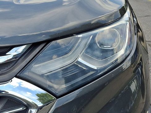 Used 2018 Chevrolet Equinox Premier FWD image 10