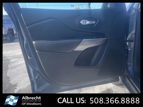 Used 2021 Jeep Cherokee Latitude Lux image 11