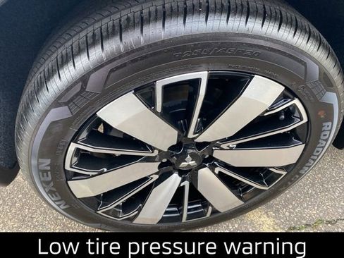 New 2026 Mitsubishi Outlander LE image 10