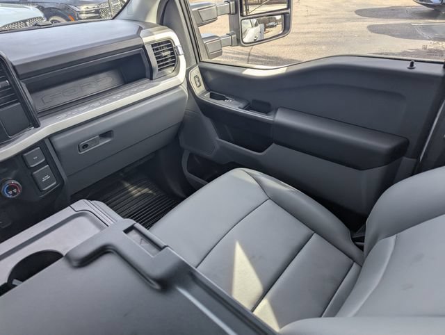 New 2026 Ford F450 XL w/ XL Chrome Package RWD image 18