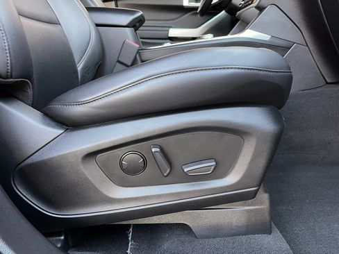 Used 2022 Ford Explorer XLT image 29