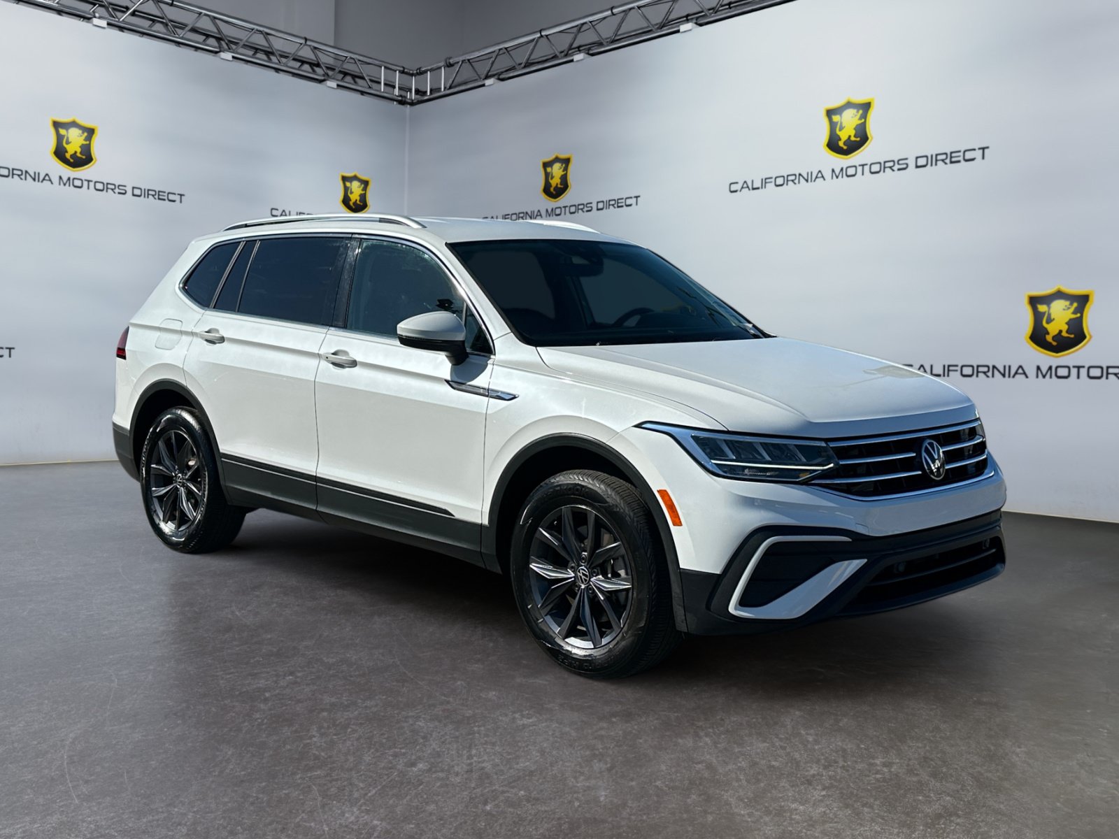 Used 2023 Volkswagen Tiguan SE FWD image 7