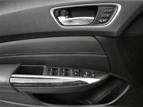 Used 2020 Acura TLX image 7