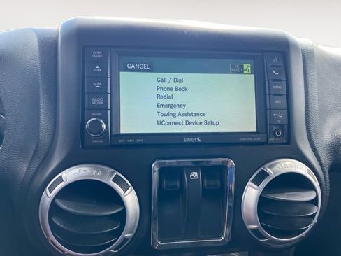 Used 2015 Jeep Wrangler Rubicon w/ Power Convenience Group AWD/4WD image 24