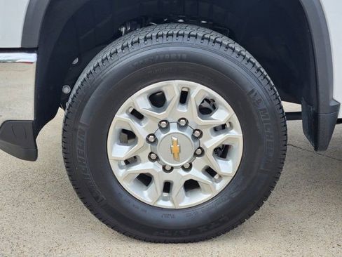 Used 2025 Chevrolet Silverado 2500 LT w/ Texas Edition image 17