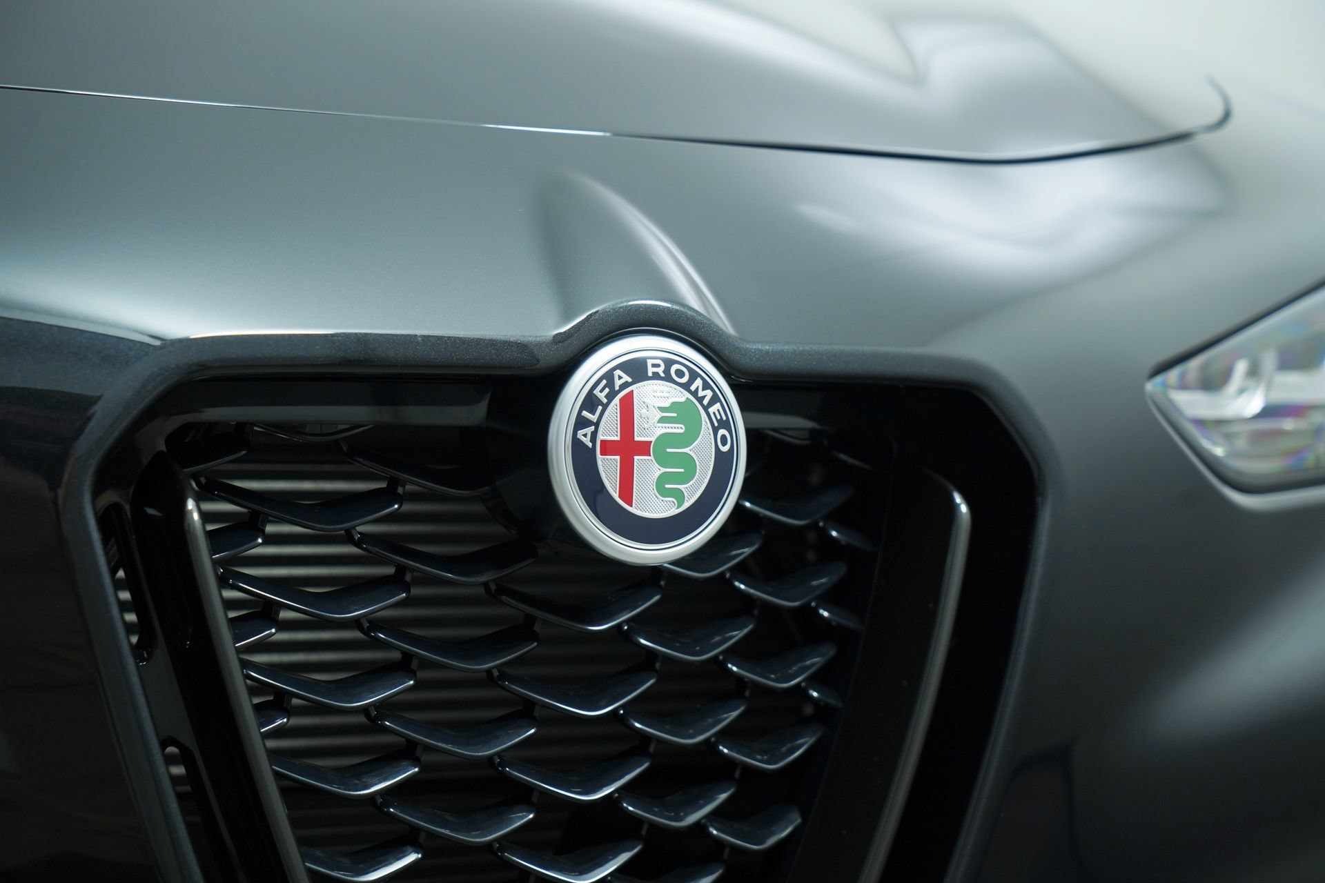 Used 2025 Alfa Romeo Stelvio Sprint AWD/4WD image 11
