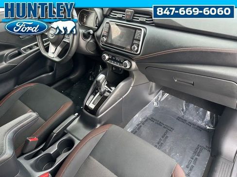 Used 2020 Nissan Versa SR w/ Convenience Package image 10