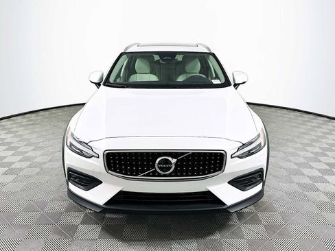New 2026 Volvo V60 B5 Cross Country Ultra w/ Climate Package image 2