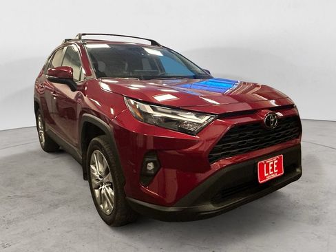 Used 2023 Toyota RAV4 XLE Premium AWD/4WD image 7
