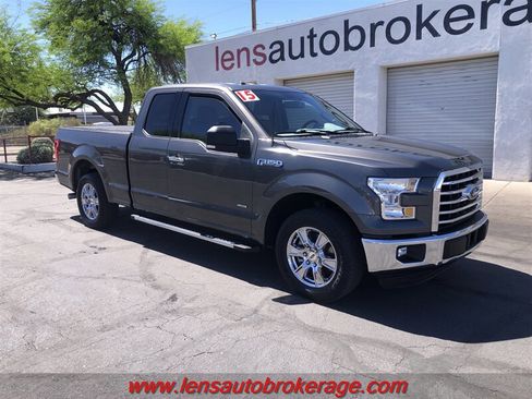 Used 2015 Ford F150 XLT w/ Equipment Group 301A Mid RWD image 2