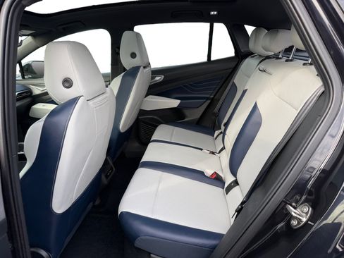 Certified 2023 Volkswagen ID.4 Pro S AWD/4WD image 16