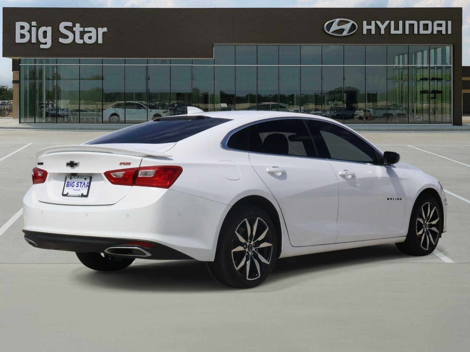 Used 2025 Chevrolet Malibu RS FWD image 4
