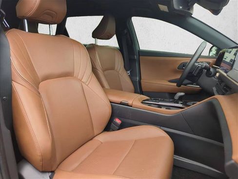 Certified 2025 Toyota Crown Signia AWD/4WD image 29