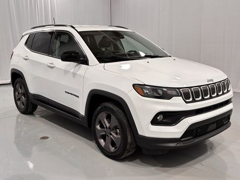 Used 2022 Jeep Compass Latitude image 4