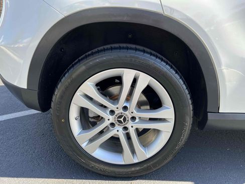 Used 2019 Mercedes-Benz GLA 250 4MATIC w/ Premium Package image 74