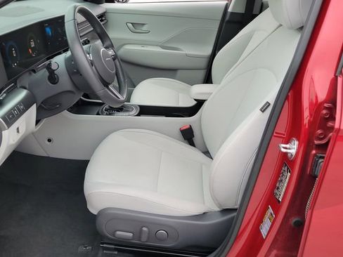 Used 2025 Hyundai Kona SEL image 9