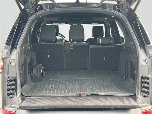 Used 2018 Land Rover Discovery HSE Luxury image 19