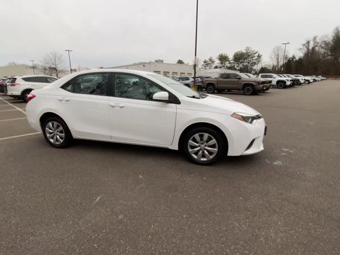 Used 2015 Toyota Corolla LE image 8