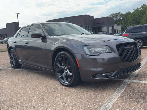 Used 2023 Chrysler 300 S RWD image 1